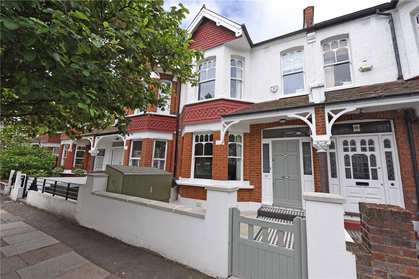 4 bedroom property for sale in Revelstoke Road, Southfields, London