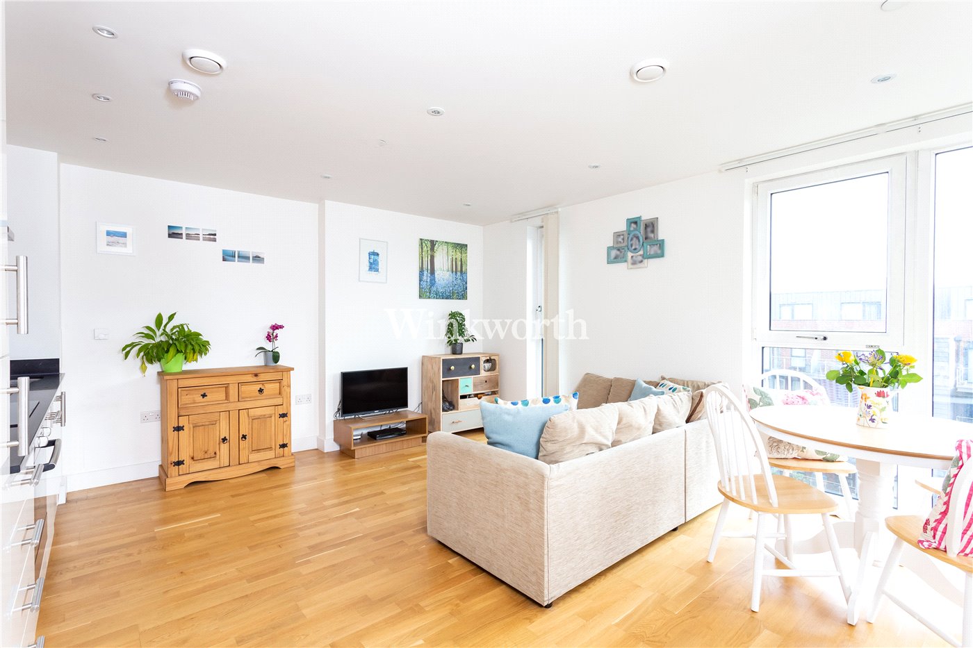 1 bedroom property for sale in Zenith Close, London, NW9 (Ref HEN190311 ...