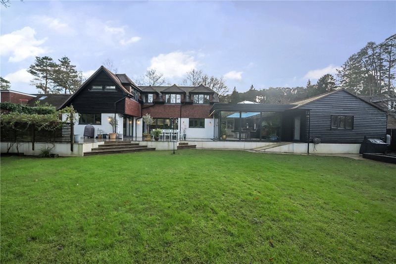 Latchwood Lane, Lower Bourne, Farnham, Surrey, GU10