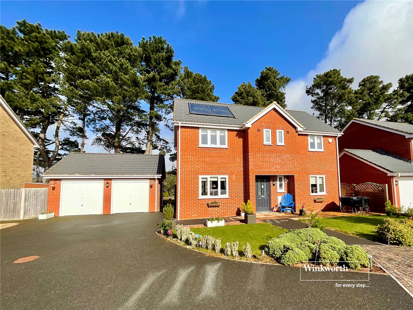 Larkspur Close, Hoburne Farm, Highcliffe-On-Sea, Dorset, BH23