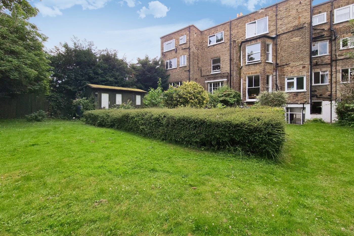 2 bedroom property for sale in Lee Road, Blackheath, SE3 - £595,000