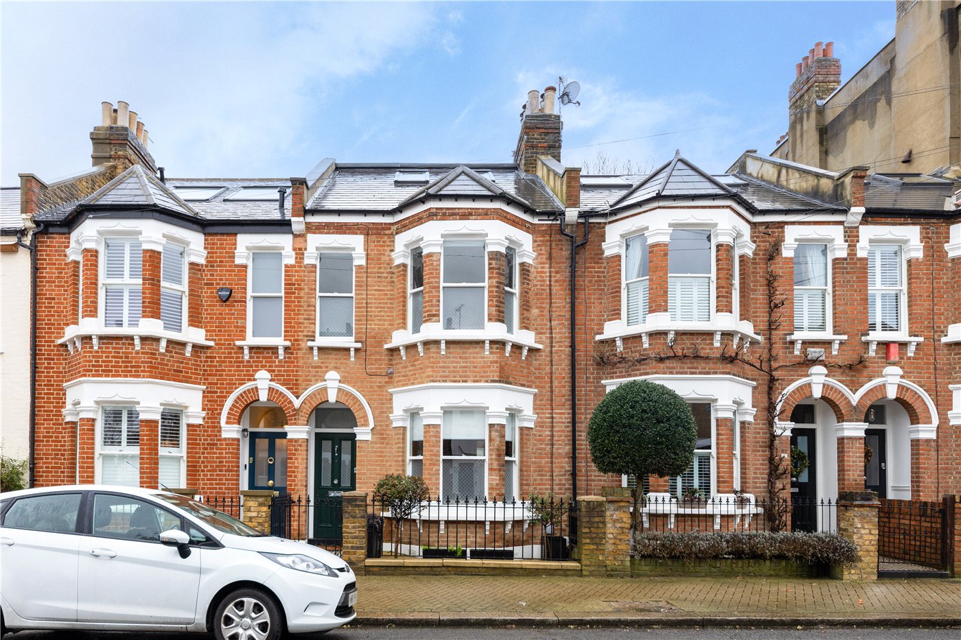 Bective Road, London, SW15 5 bedroom house in London