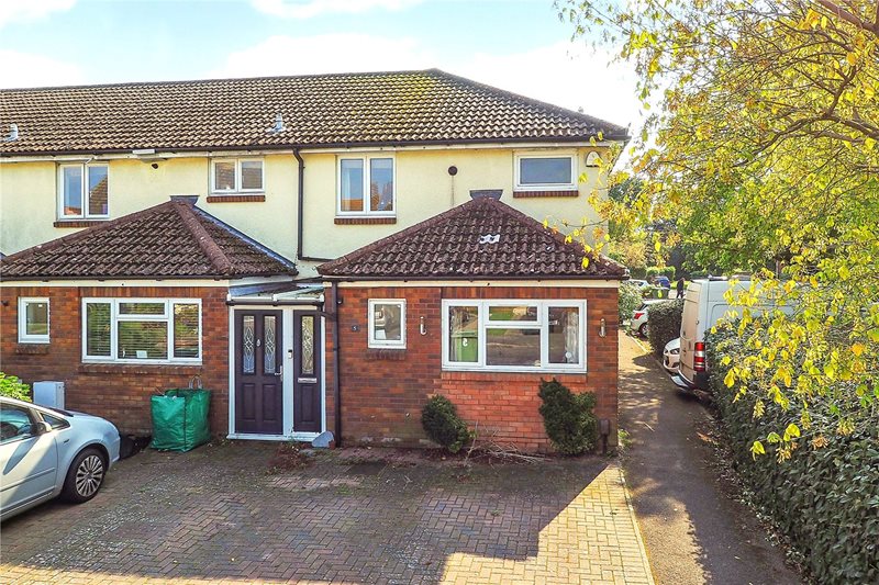 Stonechat Close, Petersfield, Hampshire, GU31