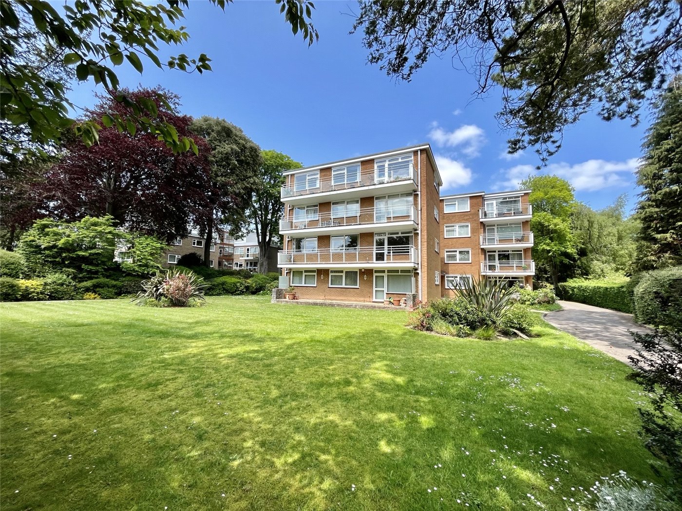 2-bedroom-property-for-sale-in-west-cliff-road-bournemouth-bh4-ref