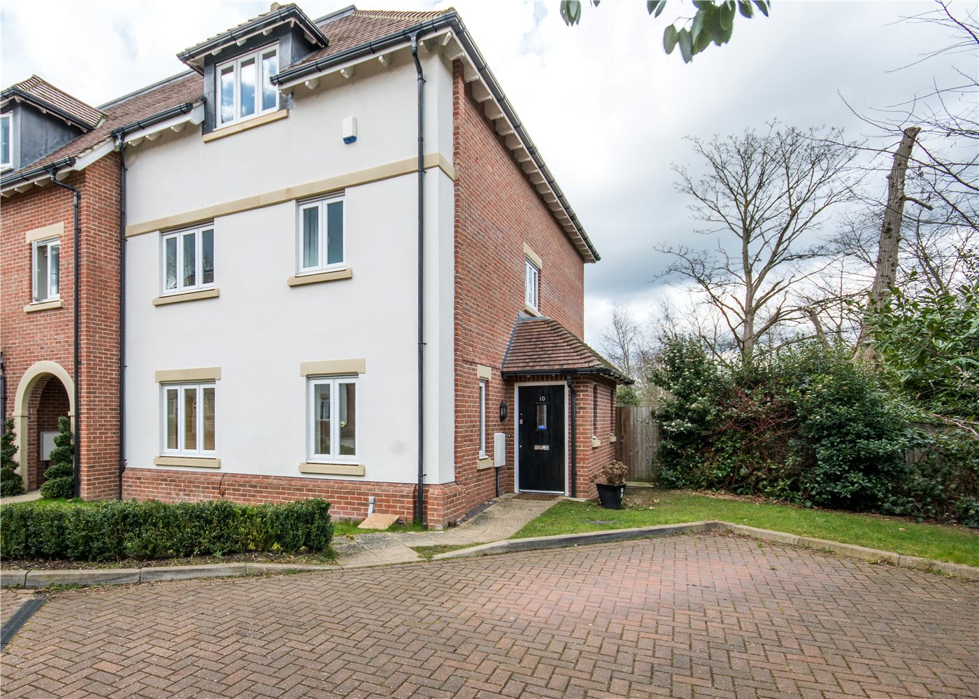 Goodacre Close, Weybridge, Surrey, KT13