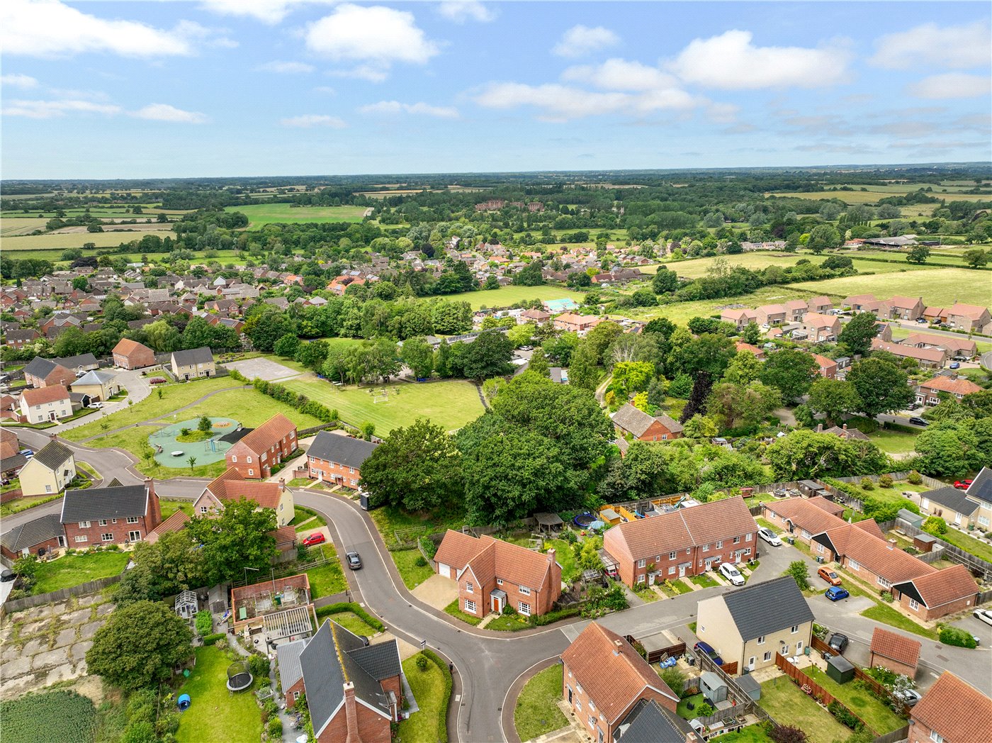 4 bedroom property for sale in Broomefield Road, Stoke Holy Cross, Norwich, Norfolk, NR14 (Ref