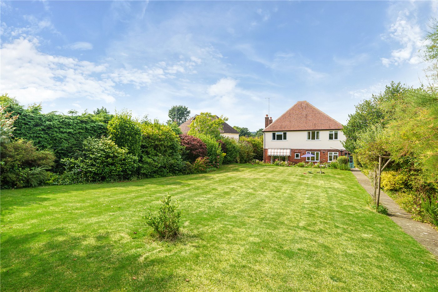 Broomleaf Road, Farnham, Surrey, GU9