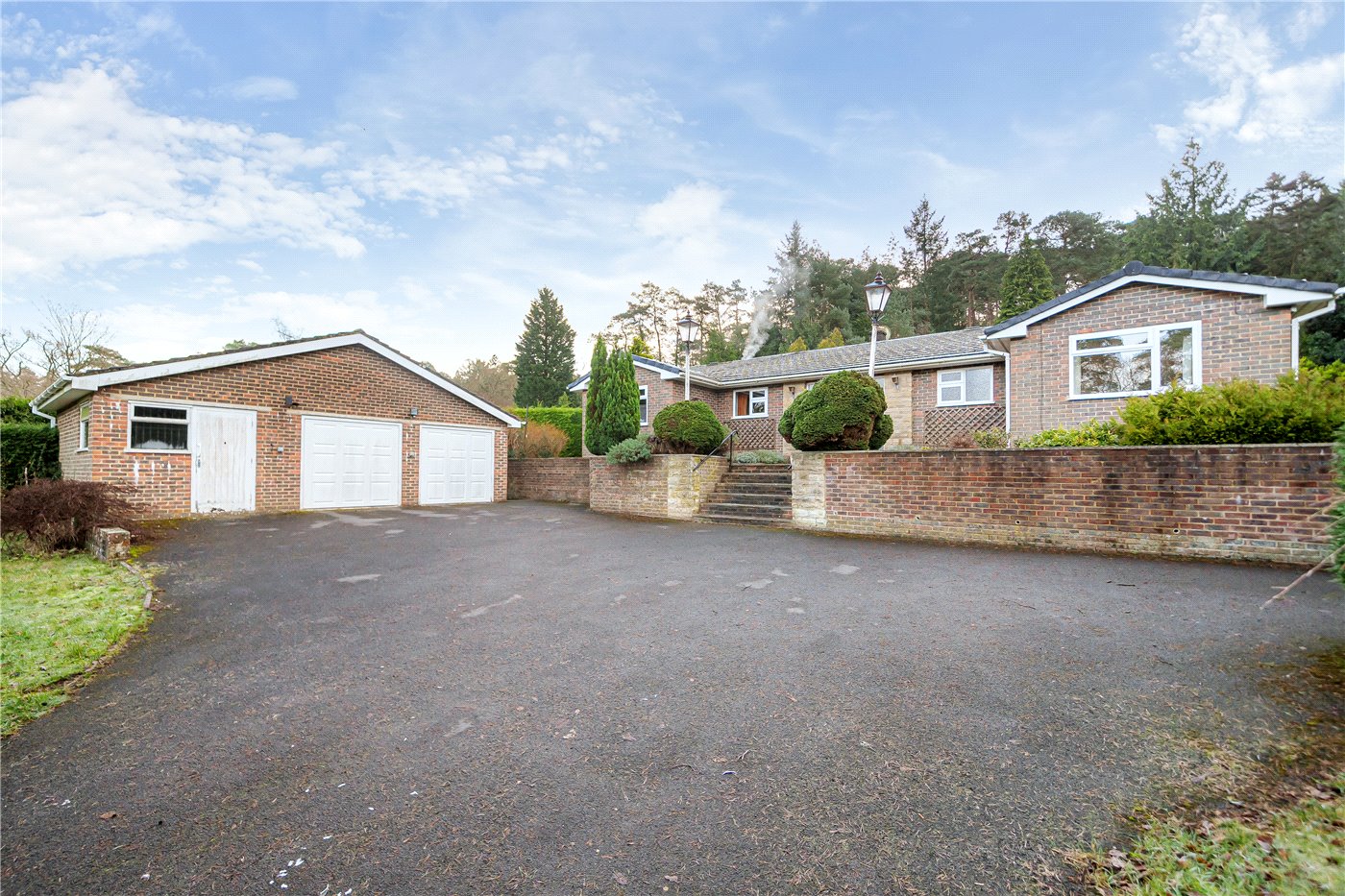 Latchwood Lane, Lower Bourne, Farnham, Surrey, GU10