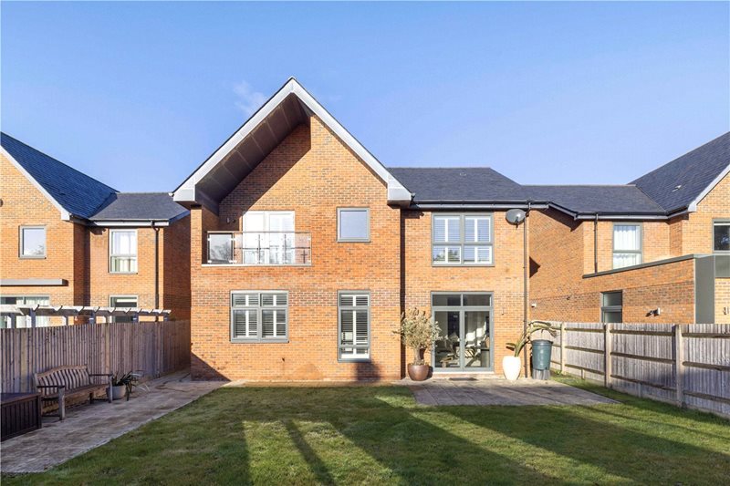 Vickers Close, Longcross, Surrey, KT16