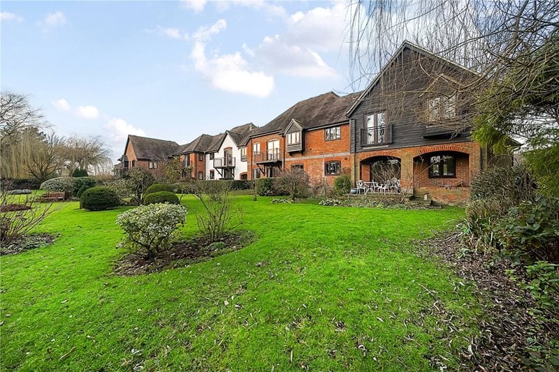 Swan Court, Newbury, Berkshire, RG14