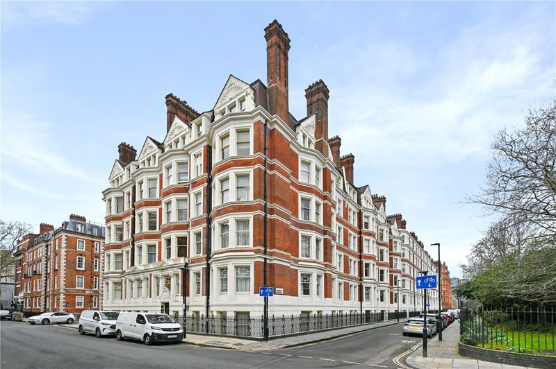 Ridgmount Gardens, London, WC1E