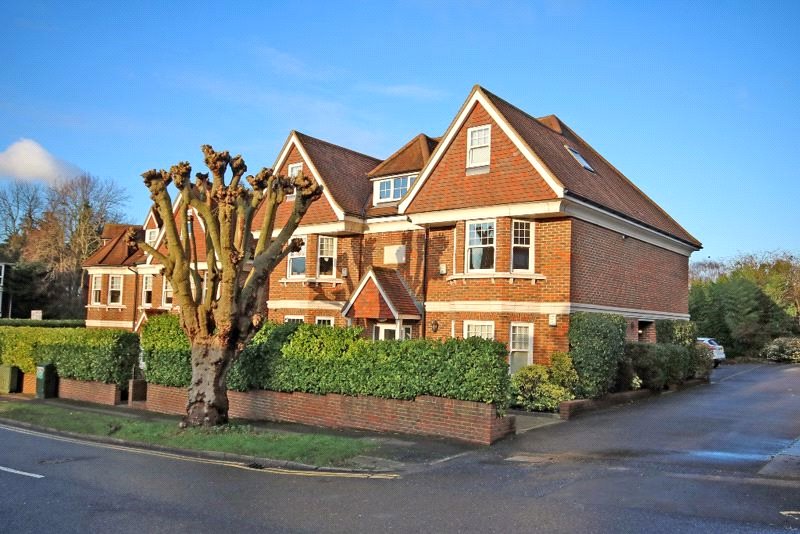 Park Rise, Leatherhead, Surrey, KT22