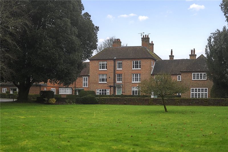 Croft Lane, Crondall, Farnham, Hampshire, GU10