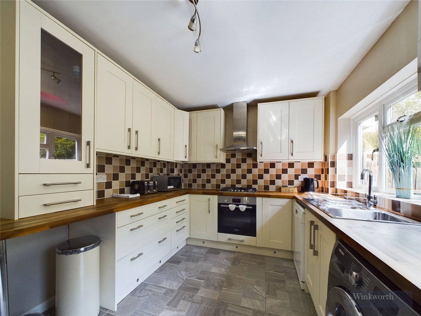 Rollesby Road, Chessington, KT9