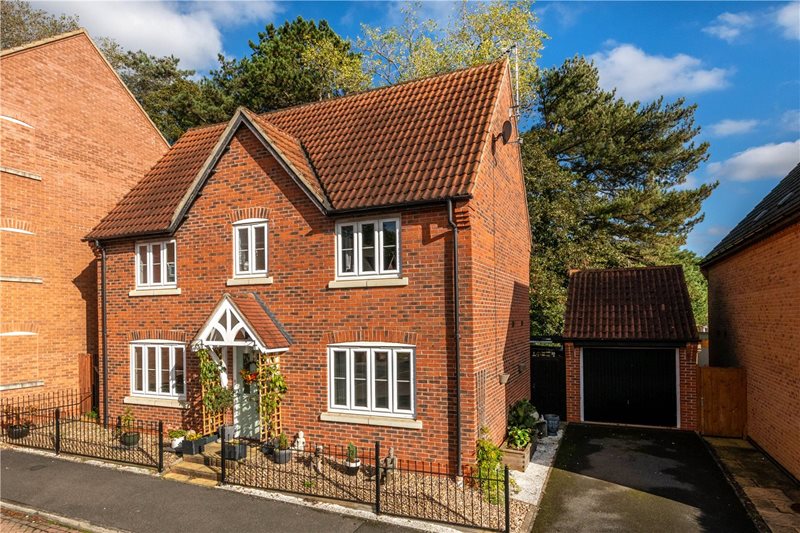 Montrose Grove, Sleaford, Lincolnshire, NG34