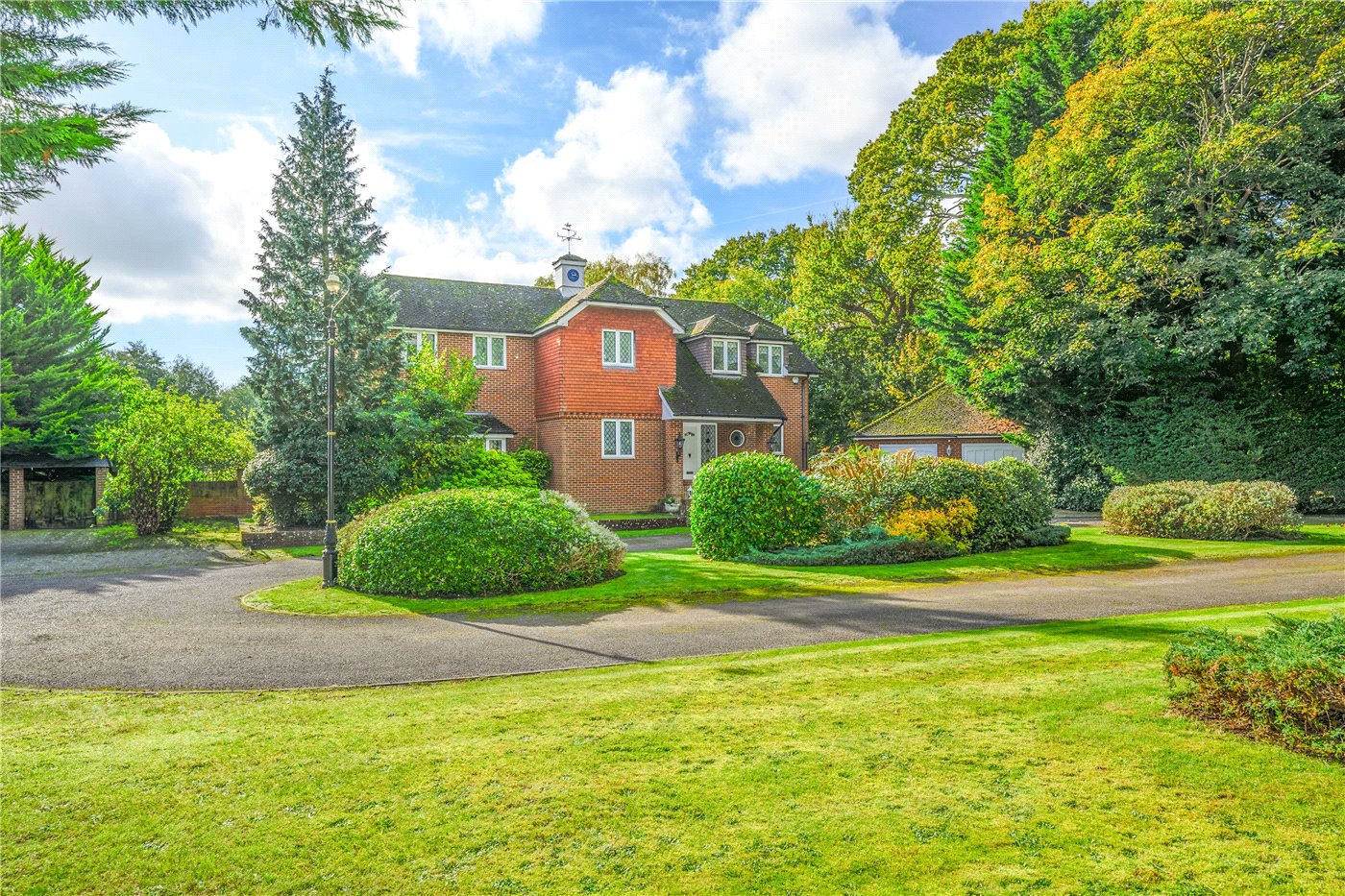 Byfleet Road, Cobham, Surrey, KT11