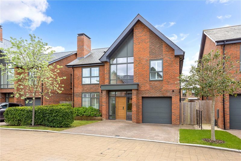 Vickers Close, Longcross, Surrey, KT16