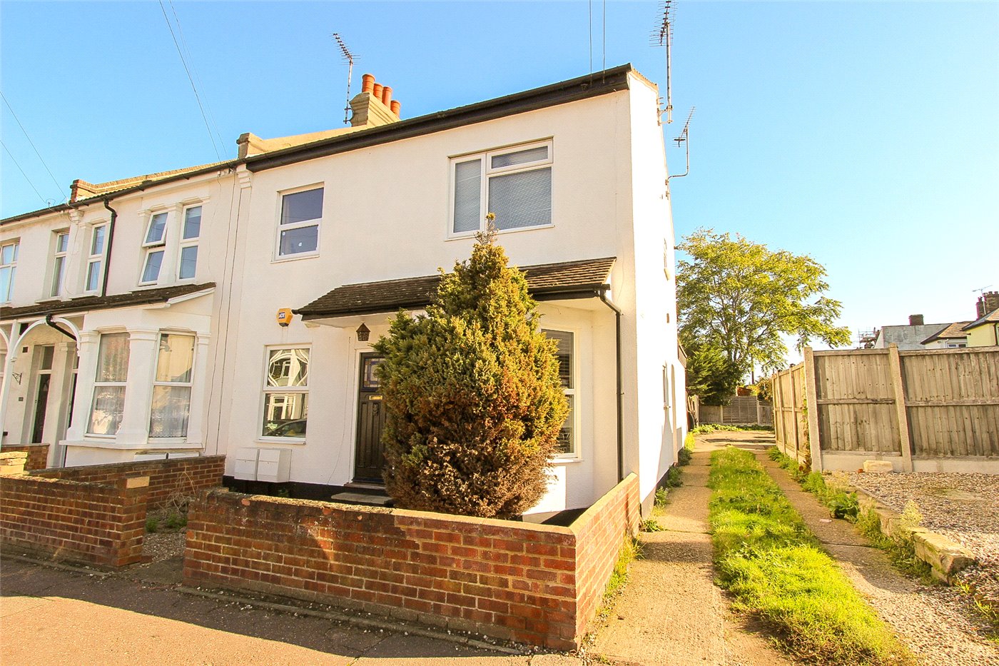 Oakleigh Park Drive, Leigh-on-Sea, Essex, SS9