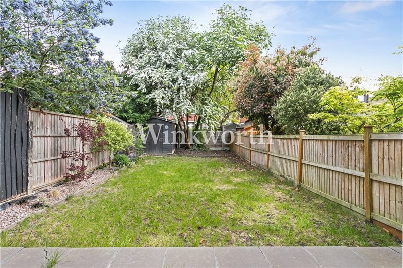 Chimes Avenue, London, N13