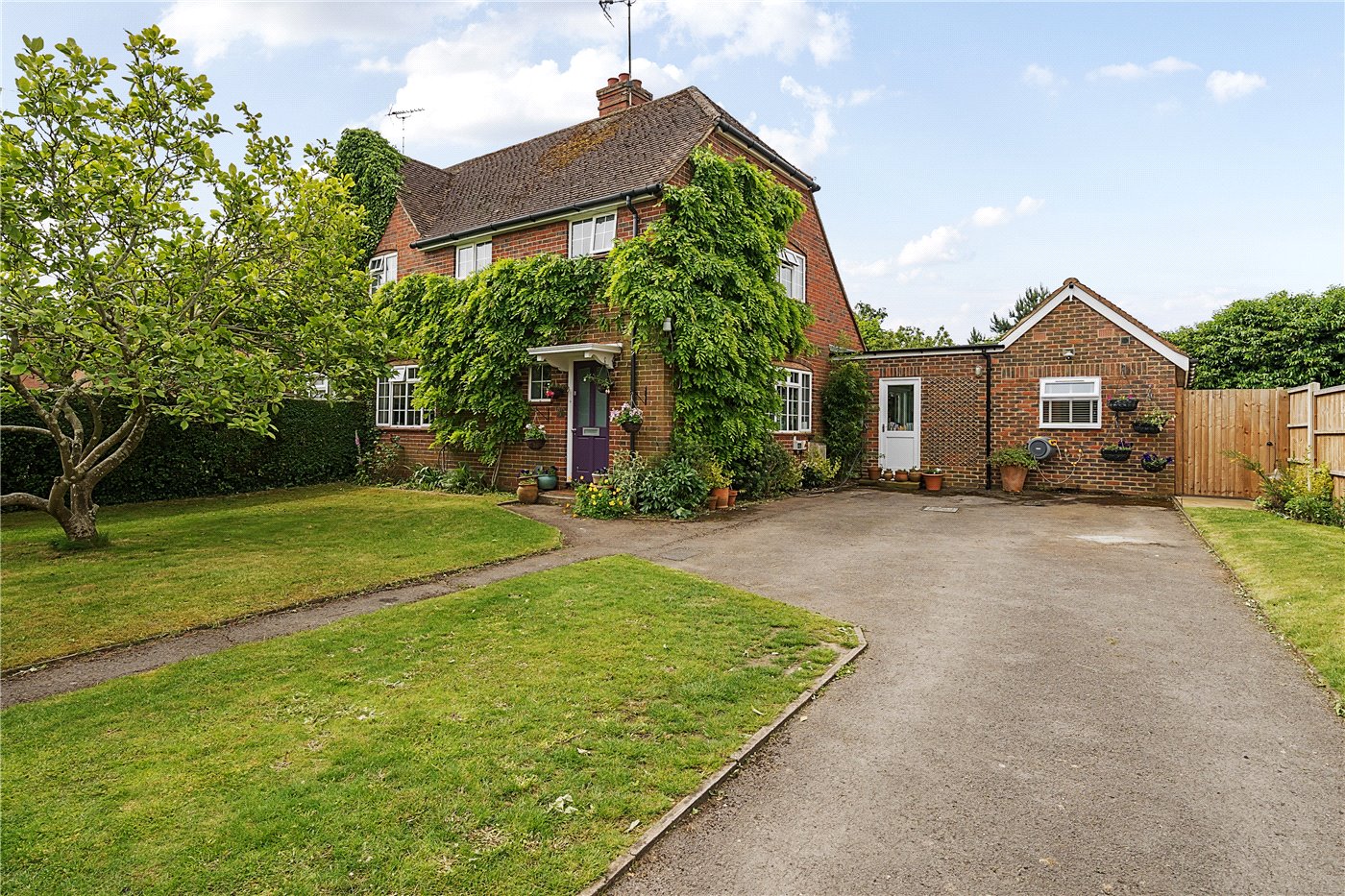 St. Cross Road, Crondall, Farnham, Hampshire, GU10