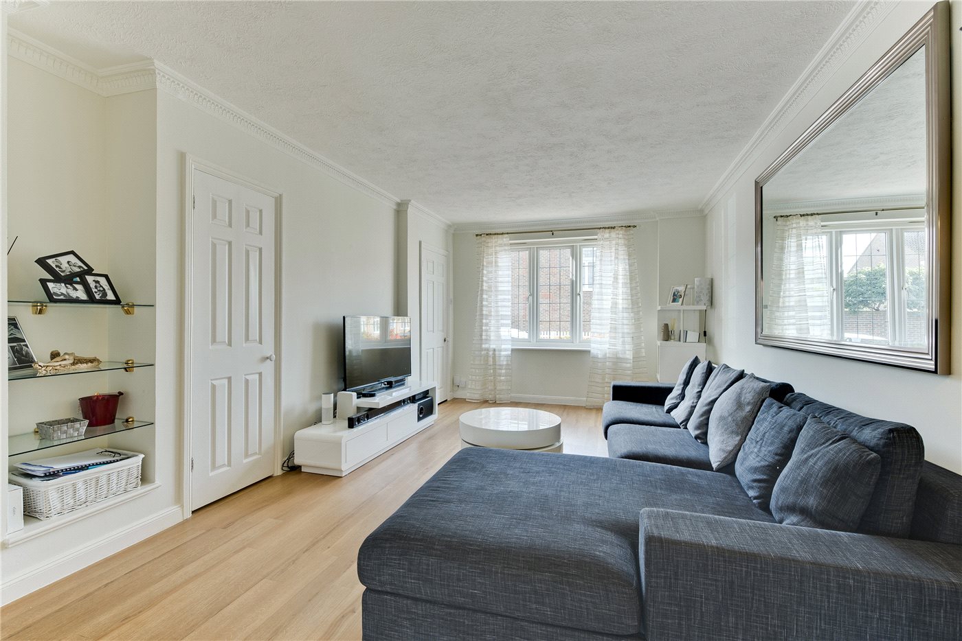 Rosslyn Park, Weybridge, Surrey, KT13