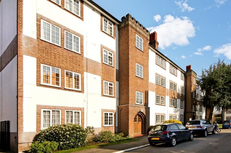 Gloucester Court, Kew Road, Kew, TW9