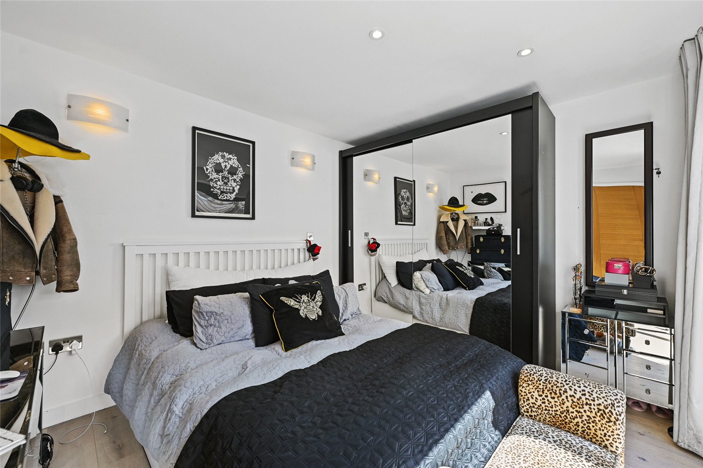 Willow Mews, Shepherd&#39;s Bush, London, W12